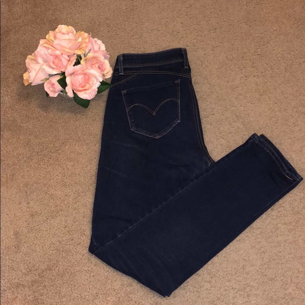 LEVIS: Dark Blue denim jeans
